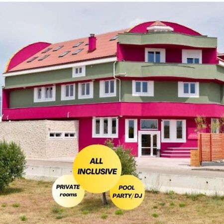 Hostel Zrce All Inclusive- All You Can Drink And Eat! (Adults Only) Novalja Εξωτερικό φωτογραφία