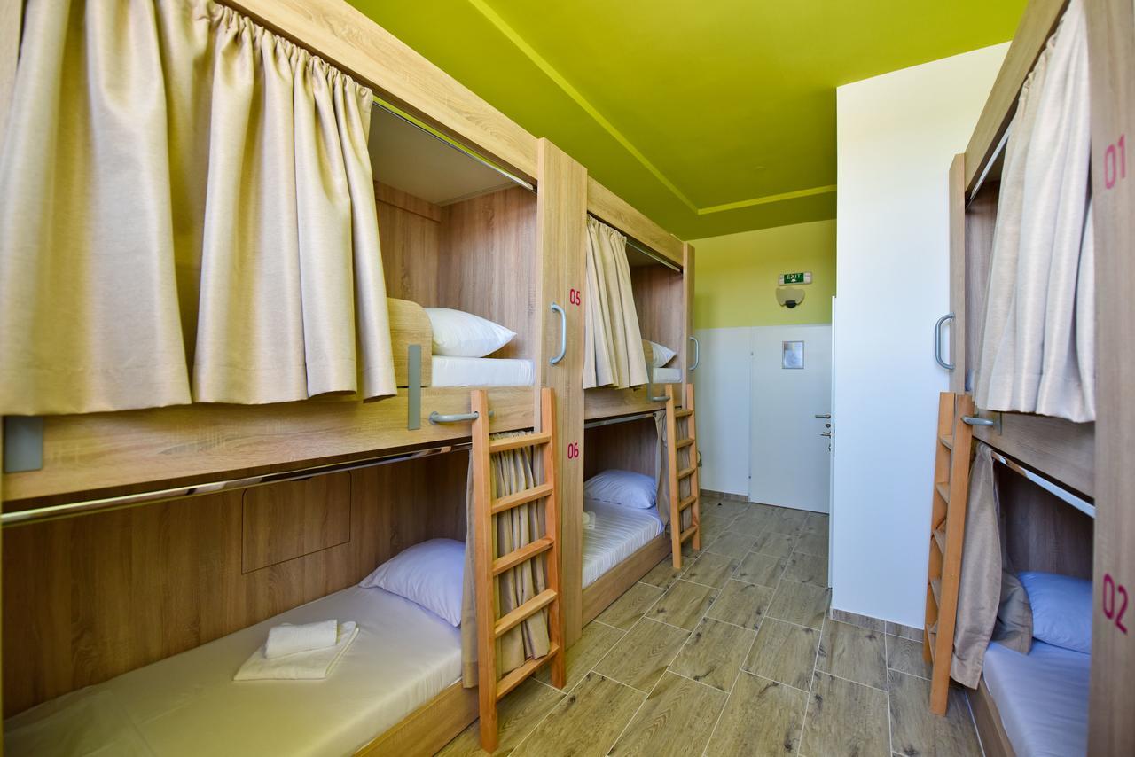 Hostel Zrce All Inclusive- All You Can Drink And Eat! (Adults Only) Novalja Εξωτερικό φωτογραφία
