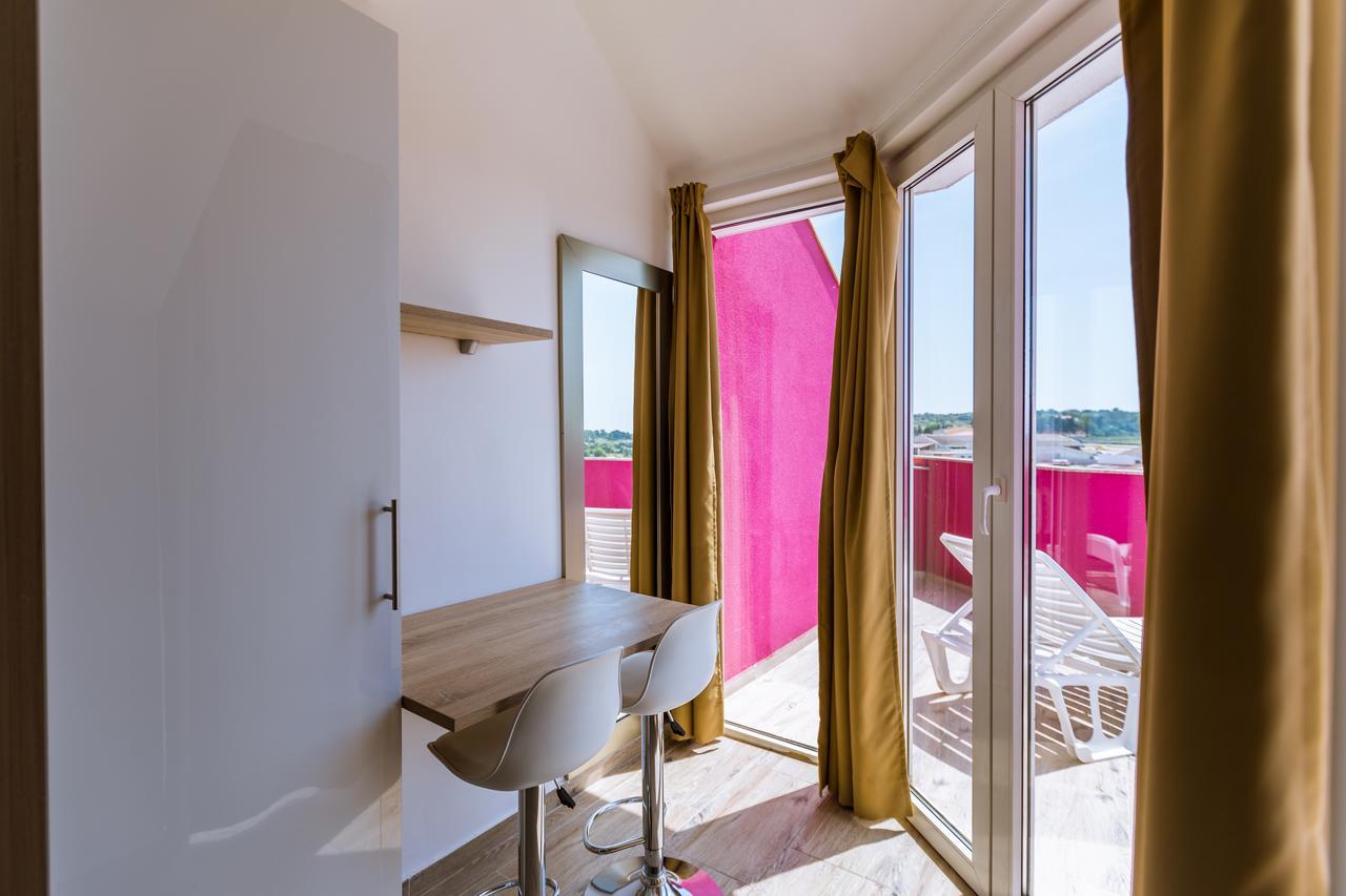 Hostel Zrce All Inclusive- All You Can Drink And Eat! (Adults Only) Novalja Εξωτερικό φωτογραφία