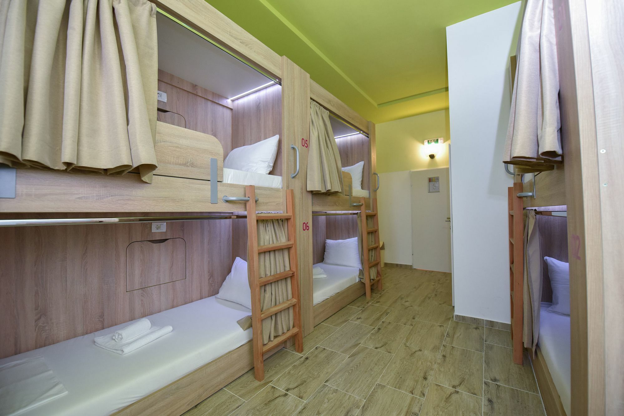 Hostel Zrce All Inclusive- All You Can Drink And Eat! (Adults Only) Novalja Εξωτερικό φωτογραφία